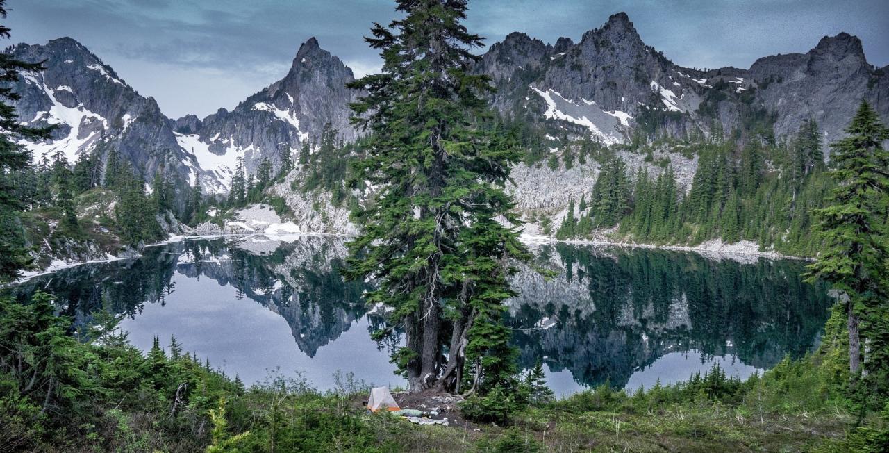 Backpacking destinations travel world tmb